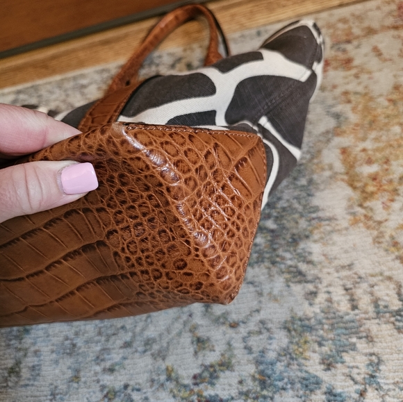 Michael Kors Giraffe print tote - Picture 3 of 11